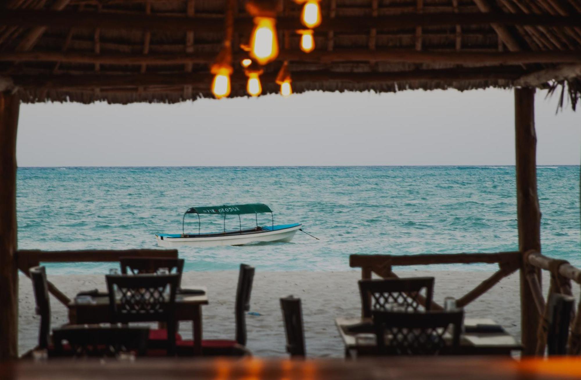 Bianco Azzurro Hotel & Restaurant Пвани Мчангани Екстериор снимка