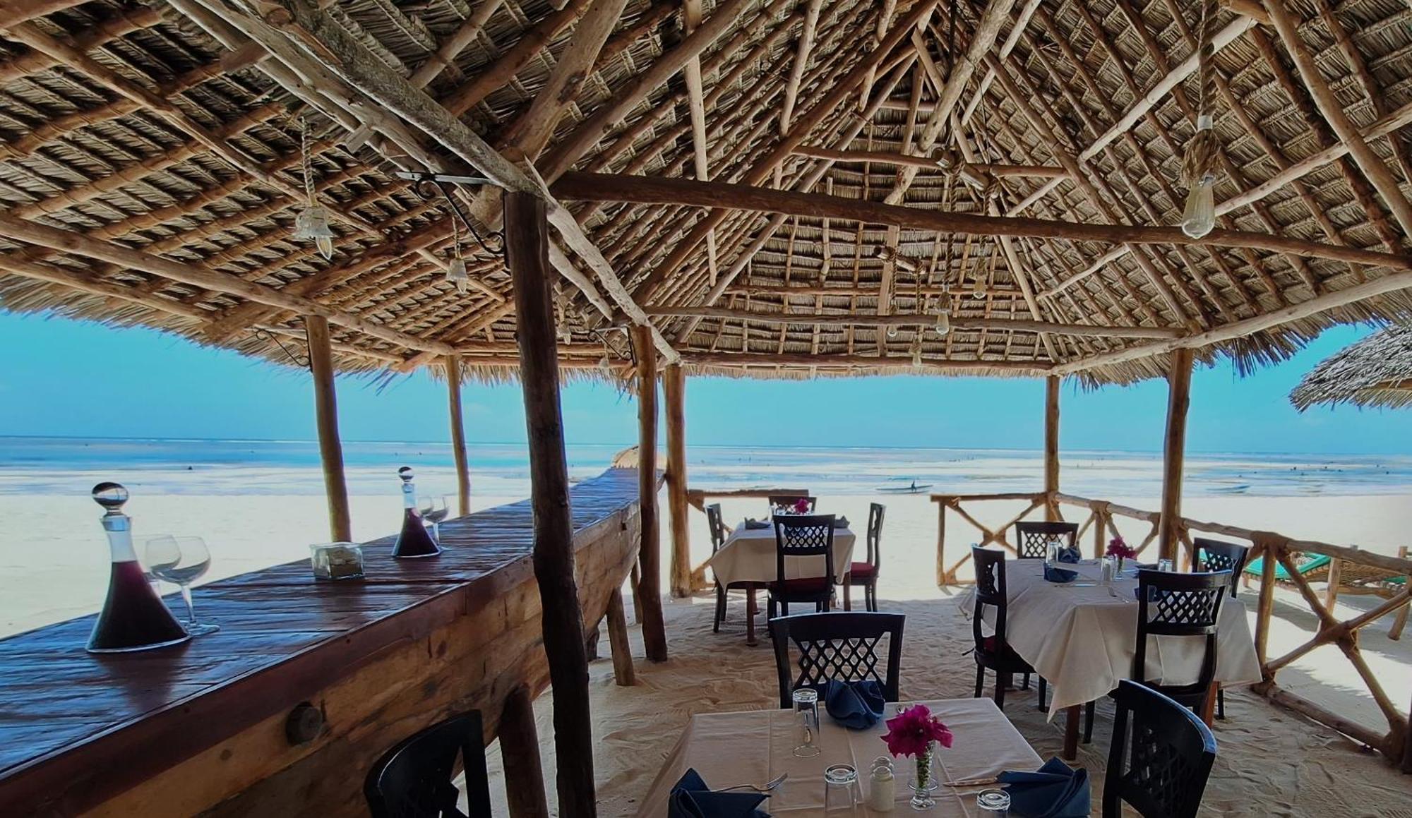 Bianco Azzurro Hotel & Restaurant Пвани Мчангани Екстериор снимка